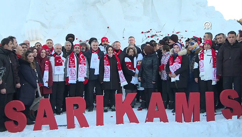 Sarıkamış Kardan Heykeller Sergisi Protokol Eşliğinde Açıldı