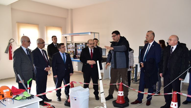 Vali Ustaoğlu Balıkesir Üniversitesini Gezdi