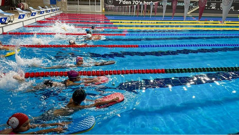 'Yüzme Bilmeyen Kalmasın' Projesi Kayıtları Başladı