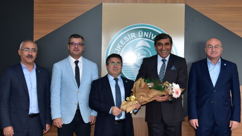 Balıkesir Üniversitesi İİBF'de Dekanlık Devir Teslimi Gerçekleştirildi