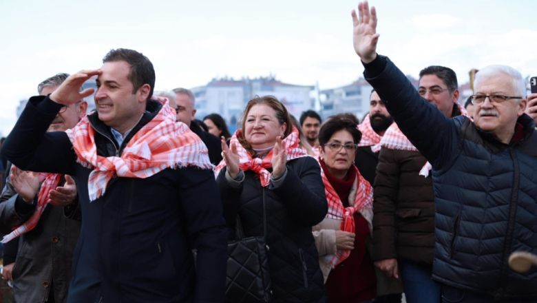 Balıkesir'de 250 Deve Güreştirildi