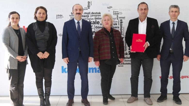 İğne Oyası Geleneği Modern Kadınların Dolabına Taşıyor