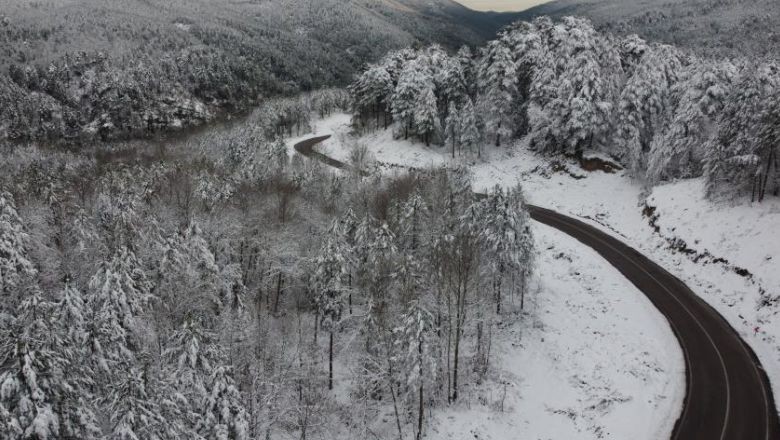 Kazdağları'nda Dağlar Beyaz Bir Örtüyle Kaplandı!