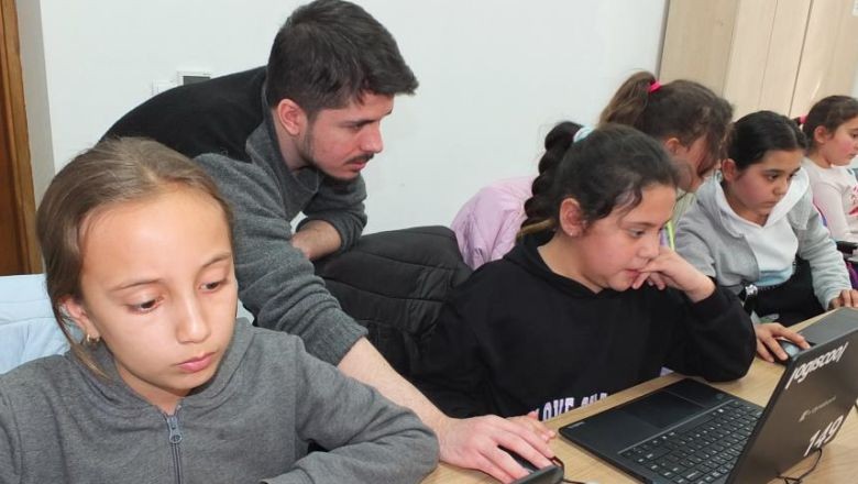 Öğrenciler Tatilde Kodlama Öğreniyor