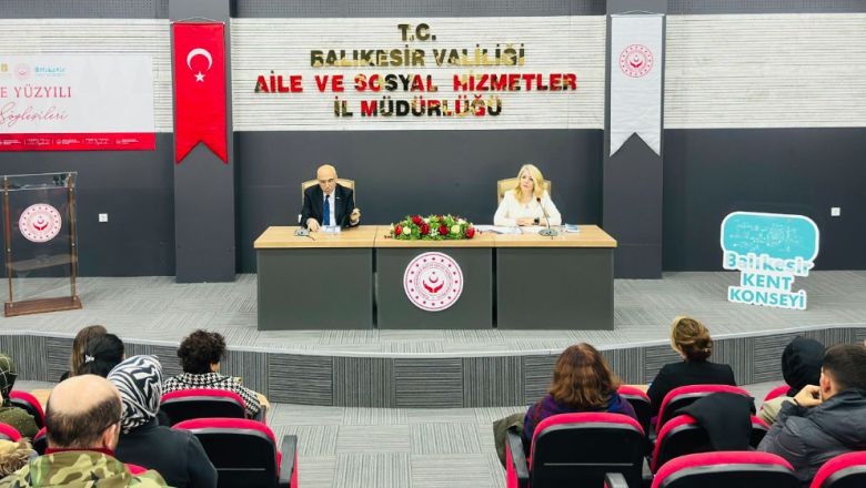 Balıkesir'de "2024 Türkiye Yüzyılı Aile Söyleşileri" Gerçekleştirildi