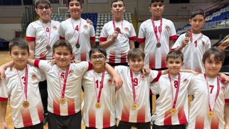 Genç Sporcular Susurluk'ta Başarılarıyla Parlıyor