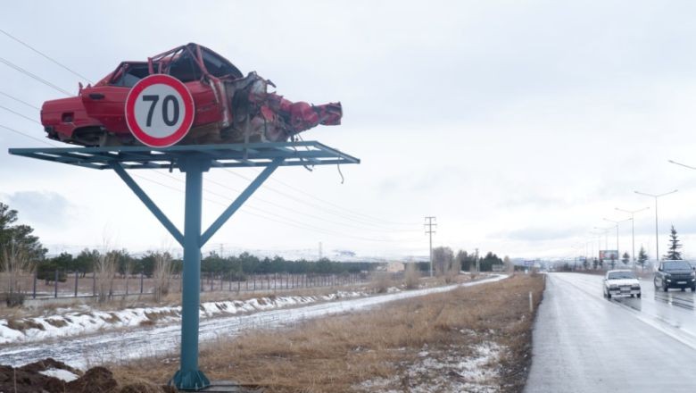 Trafik Güvenliği İçin Hurda Araçlarla Bilinç Oluşturuyor