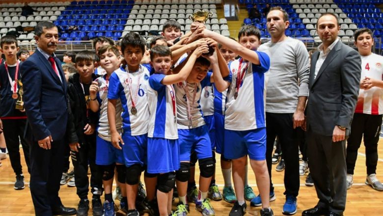 Balıkesir'de Voleybol Müsabakaları Heyecanla Tamamlandı