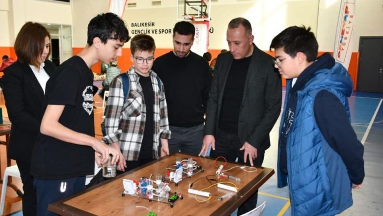 Balıkesir'de Gençlerden Teknoloji Şöleni