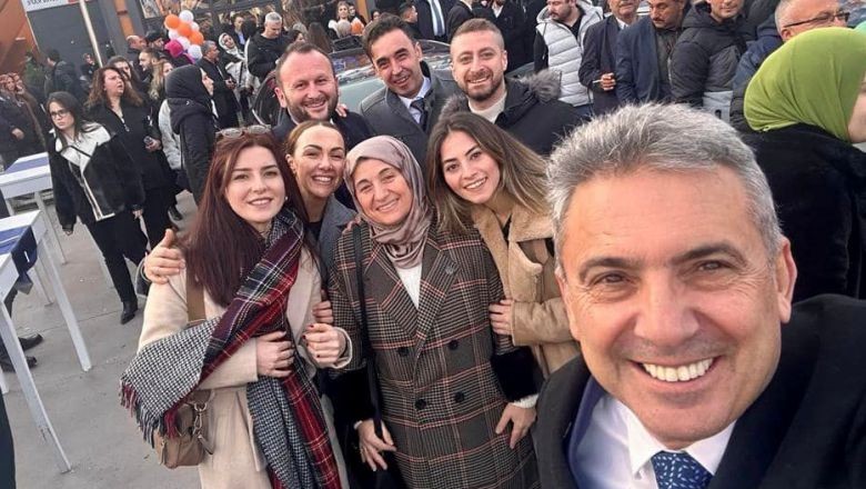 AK Parti'de Adalar Adayı Süleyman Aksoy