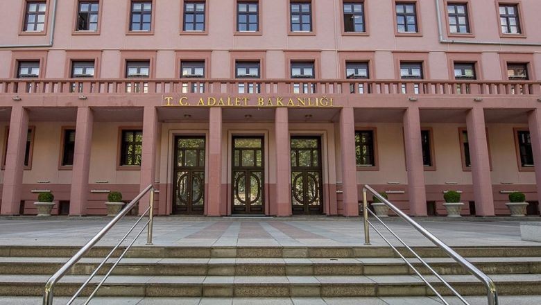 Türkiye, Firari FETÖ'cüler için 116 ülkeye 1964 iade talebi gönderdi Türkiye, Firari FETÖ'cüler için 116 ülkeye 1964 iade talebi gönderdi