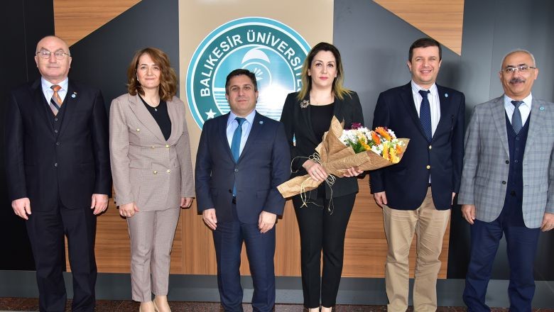 Balıkesir Sağlık Bilimleri'nde Dekanlık Değişimi
