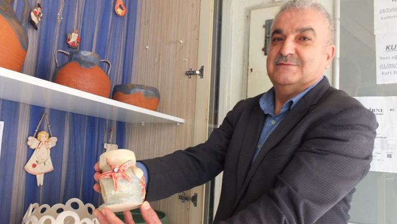 Burhaniye'de Sanat Dolu Vitrinler