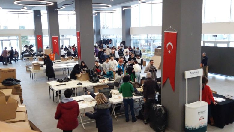 Deprem Bölgesine Gönül Köprüsü Kuran Balıkesir