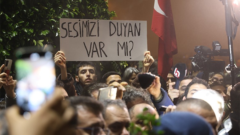 Depremin Yıldönümünde Hatay'da Sessiz Yürüyüş