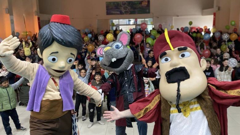 Dursunbeyli Çocuklardan Sihirli Lamba 'ya Tam Puan