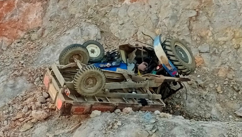 Edremit'te Şarampole Yuvarlanan Traktörün Sürücüsü Hayatını Kaybetti