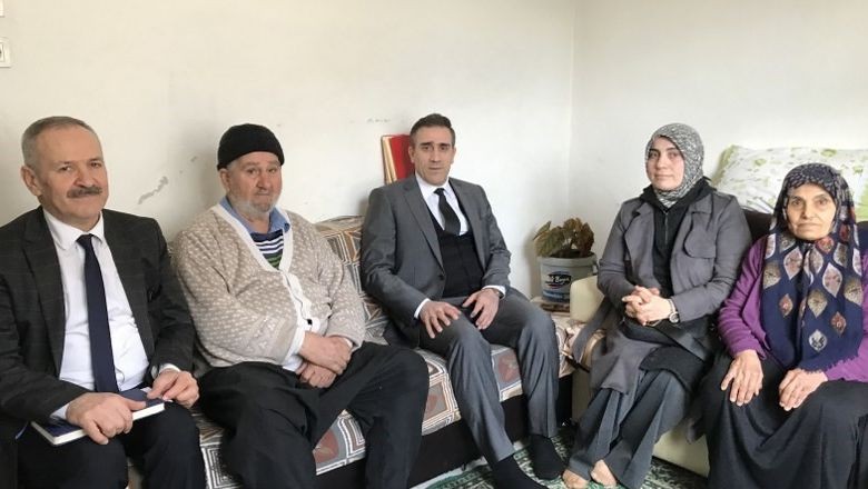 Kaymakam Memiş Depremzedeleri Yalnız Bırakmadı