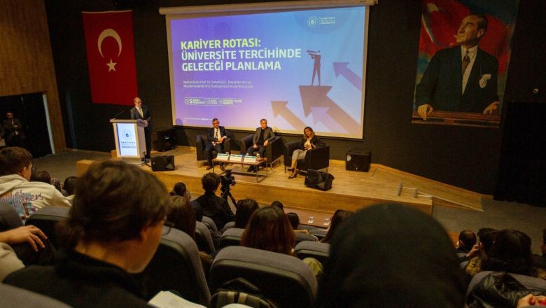 Lise Öğrencileri Üniversiteyi Rektör Boz'dan Öğrendi