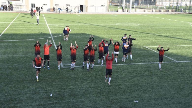 Şampiyon Dursunbey Belediyespor