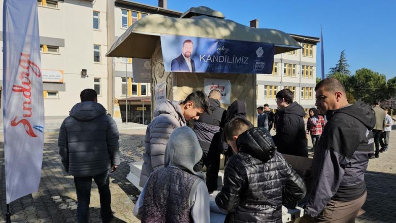 Sındırgı Kandilde Süt İkramıyla Gelenekleri Yaşatıyor