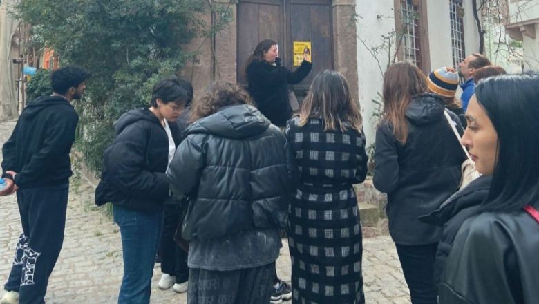 Ayvalık'ta Öğrenciler Tarihi Yapıları İnceledi