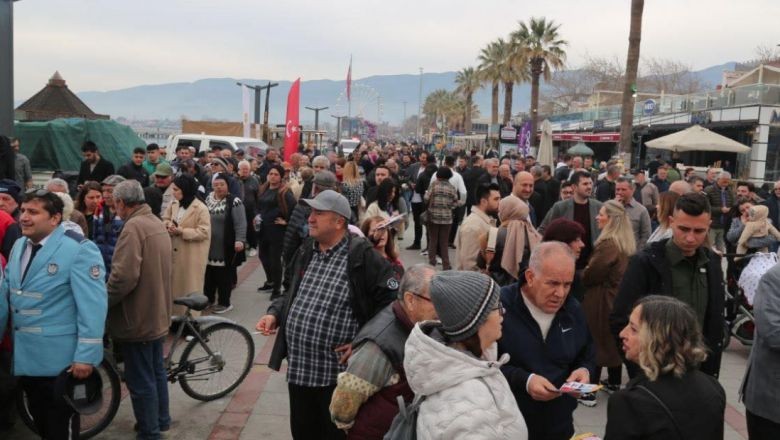 Edremit'te 9. Hamsi Festivali Coşkuyla KutlandıEdremit'te 9. Hamsi Festivali Coşkuyla Kutlandı
