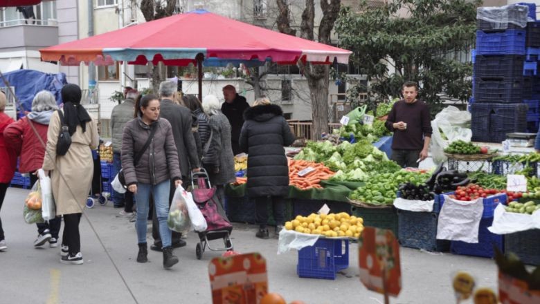 Balıkesir Pazarında Müşterilerin Tercihi Tazelikten Yana Oluyor