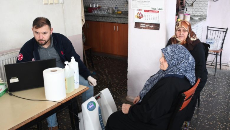 Balıkesir'in Kırsal Mahallelerine Sağlık Eli