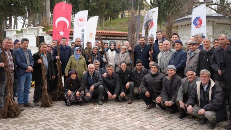 Sındırgı'ya 16 Bin Ceviz ve Badem Fidanı Desteği