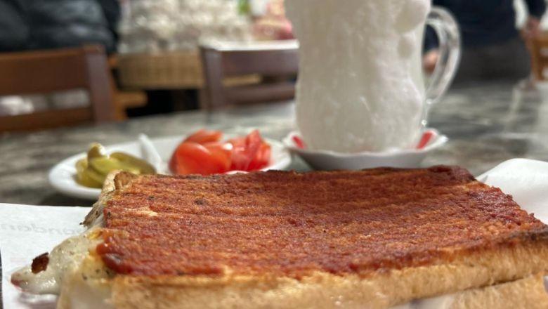 Balıkesirli Susurluk Tostunun Yanında Ne Yer?