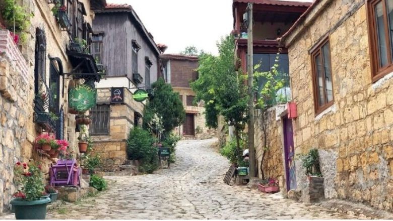 Balıkesir'in Bu Köyünde Hem Doğa Hem Tarih Var!