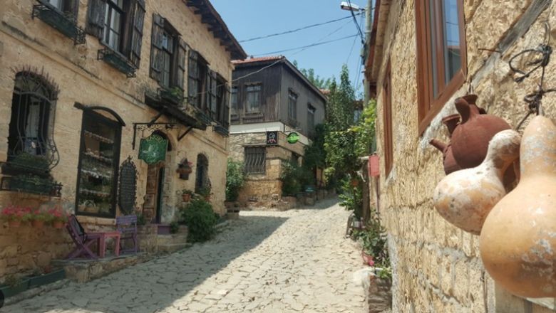 Balıkesir'in Bu Köyünde Hem Doğa Hem Tarih Var!