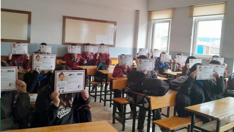 Balıkesirli Çocuklar Yeşilay'ı Öğreniyor
