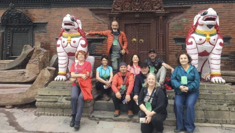 Balıkesirli Gezginler Everest Zirvesi İçin Yola Çıktı
