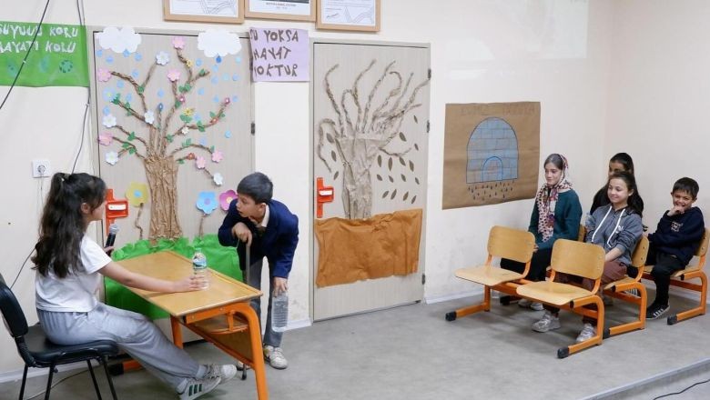 Minikler Deney Yoluyla Suya Dokundu