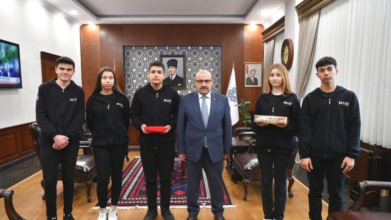 Vali Ustaoğlu'na Çanakkale'den Anlamlı Hediye