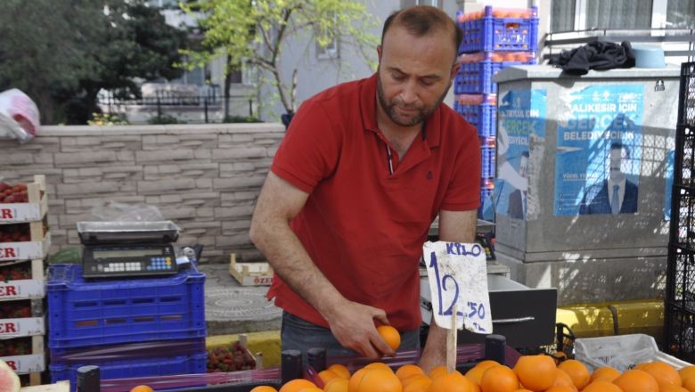 Yılın İlk Yaz Meyveleri Balıkesir Pazarında