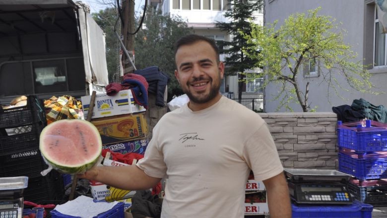 Yılın İlk Yaz Meyveleri Balıkesir Pazarında