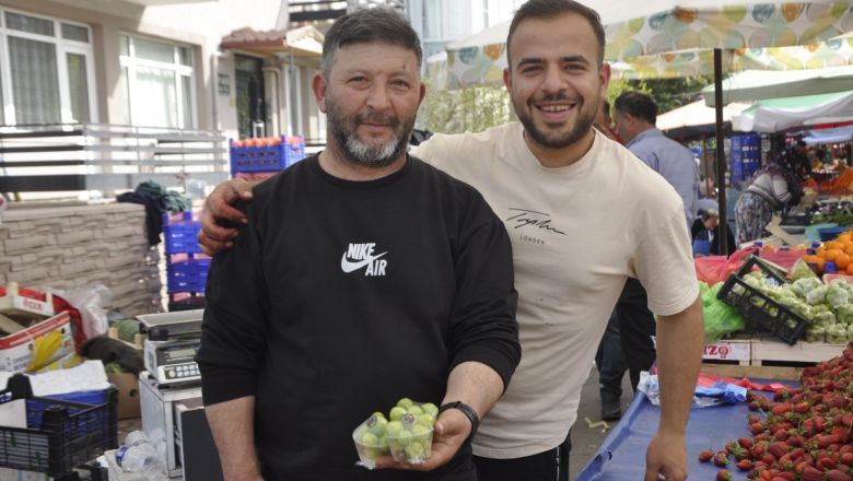 Yılın İlk Yaz Meyveleri Balıkesir Pazarında