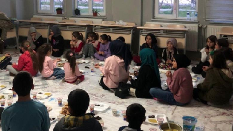 Bigadiç'te Manevi Değerler Çocuklara Aktarılıyor