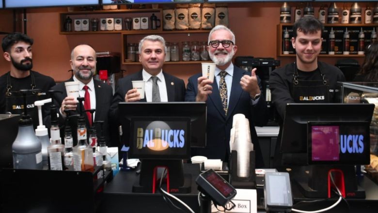 Yenişehirlioğlu Gençlerle Bir Araya Gelerek Balıkesir'i Gezdi