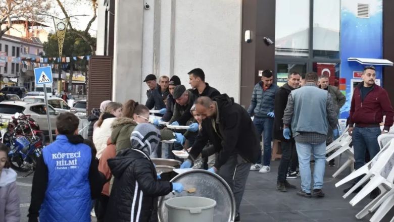 Havran'da Sokaklar Hınca Hınç Dolup Taştı