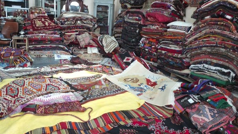 Balıkesir'de Eski Halı ve Kilimler Dönüşüyor
