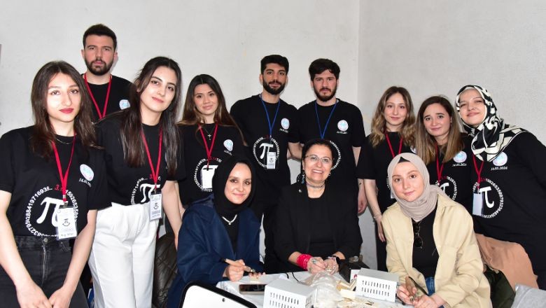 Balıkesir'de Dünya Matematik Günü Coşkusu