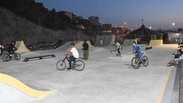 Balıkesir'de Gençler Modern Skate Parka Kavuştu