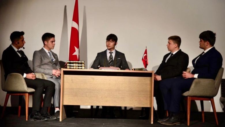Sındırgı'da İstiklal Marşı'nı Güzel Okuma Yarışması Gerçekleşti