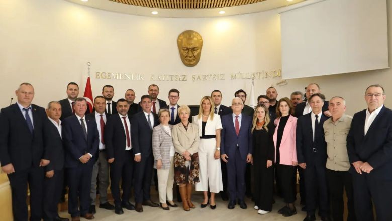 Burhaniye'de Yeni Dönem Meclis Toplantısı Gerçekleşti