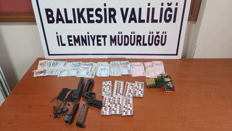 Manyas'ta Uyuşturucu ve Silah Kaçakçılarına Operasyon