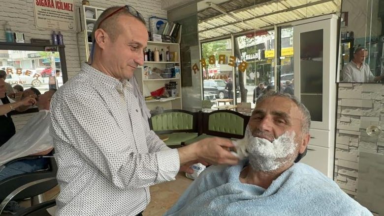 Önce Ölümden Kurtardı Sonra Tıraşa Kaldığı Yerden Devam Etti